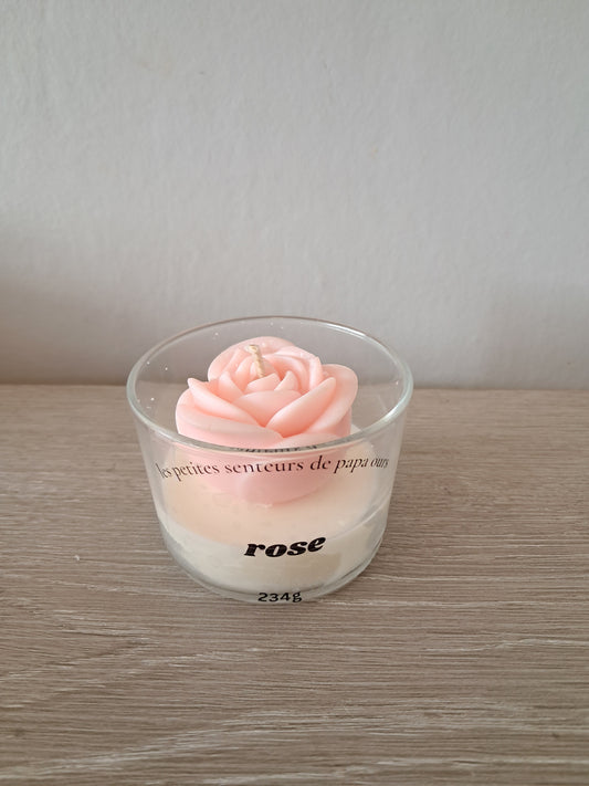Bougie parfumé avec une rose