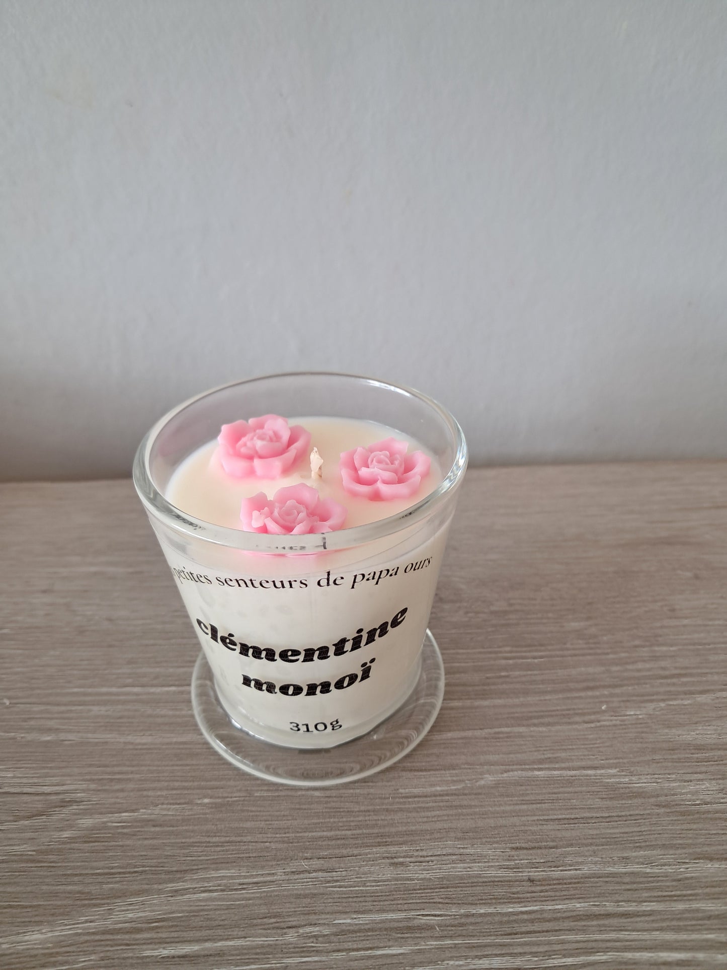 Bougie parfumé avec une rose